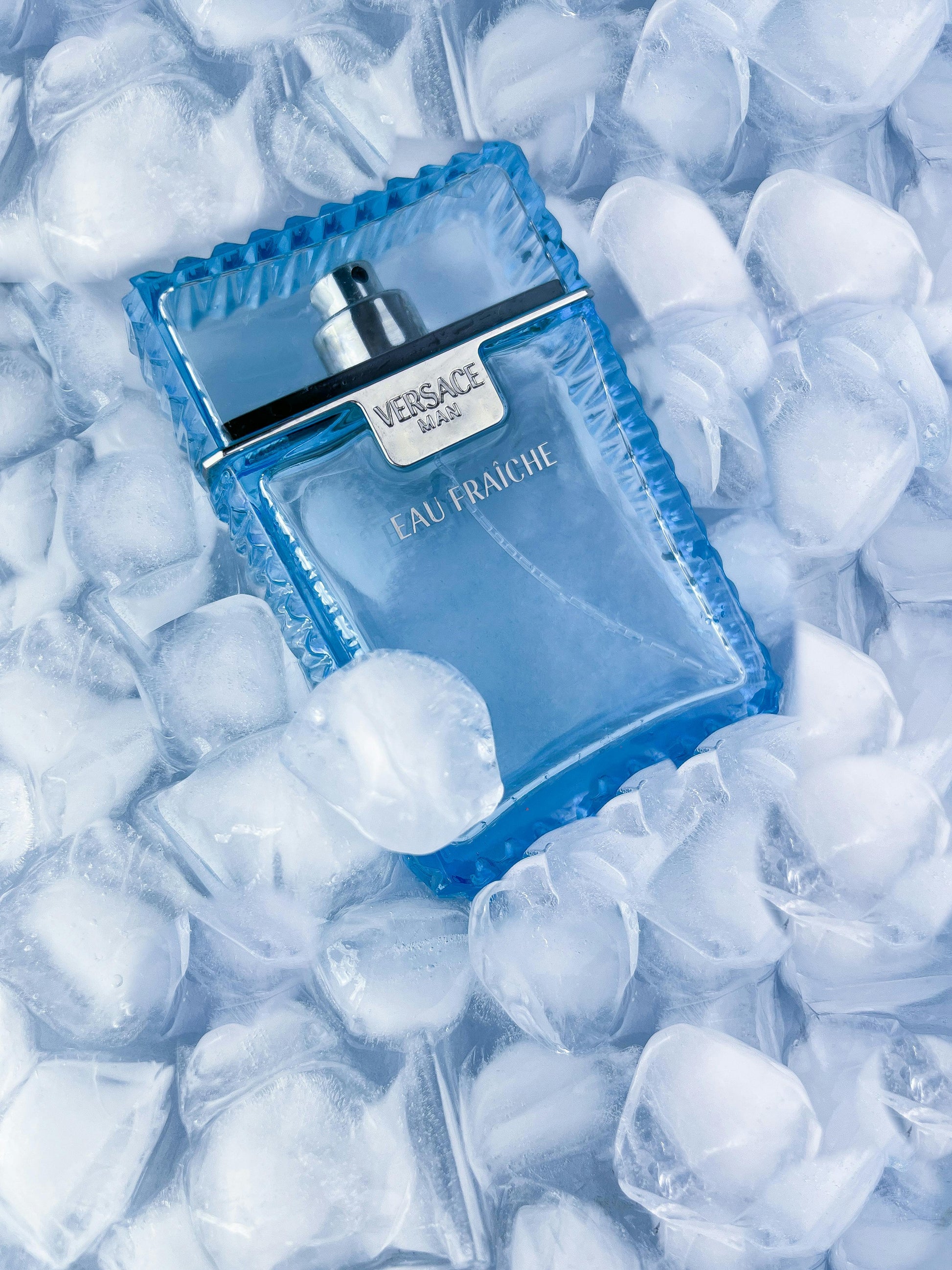 Versace Man Eau Fraîche Eau de Toilette 200ml for Men
